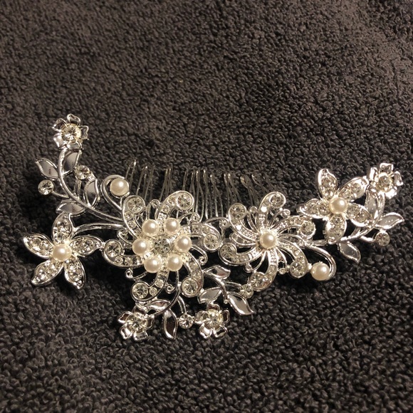 Fancy Hair Accessory wedding hair comb - Picture 5 of 5